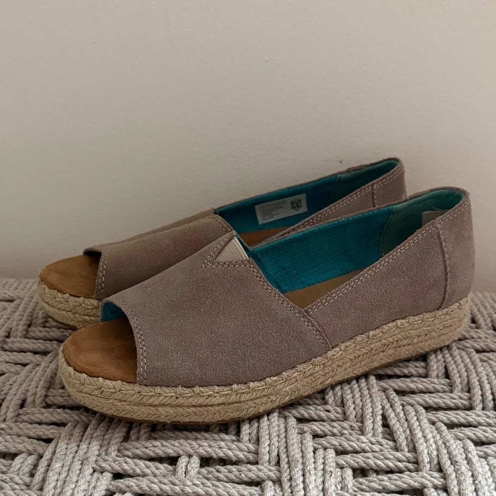 Toms Women's 6 Platform Espadrille Tan Suede Leather Open Toe Wedges